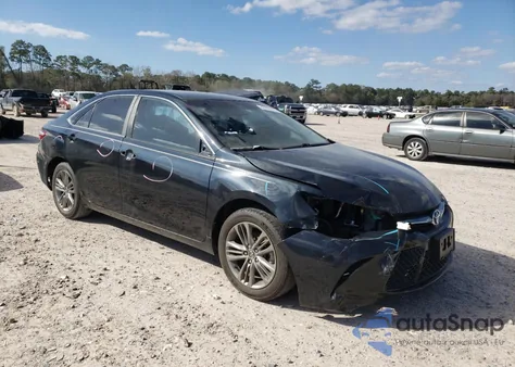 2017 Toyota Camry Le z USA, uszkodzony, nr VIN 4T1BF1FK2HU624811